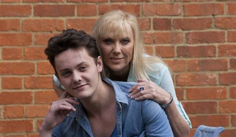 Interview Tyger And Linzi Drew Honey Essential Surrey And Sw London