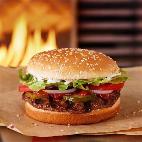 It's basically just a whopper on a fancier bun with a side of cheese fondue sauce made from five kinds of cheese and white wine. Crece la Whopper de Burger King