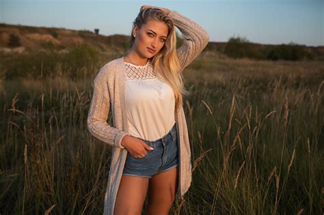 Dmitry Shulgin Blonde Women Women Outdoors Lisa Model Karina Tikhonovskaya Sweater Hand On Head