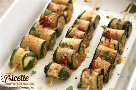 Polpette di baccalà e zucchine. Involtini di zucchine e tonno | Ricette della Nonna