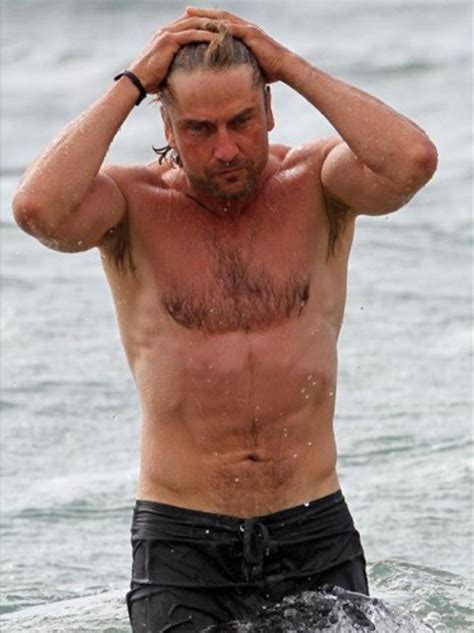 Gerard Butler Shirtless Vidcaps Naked Male Celebrities