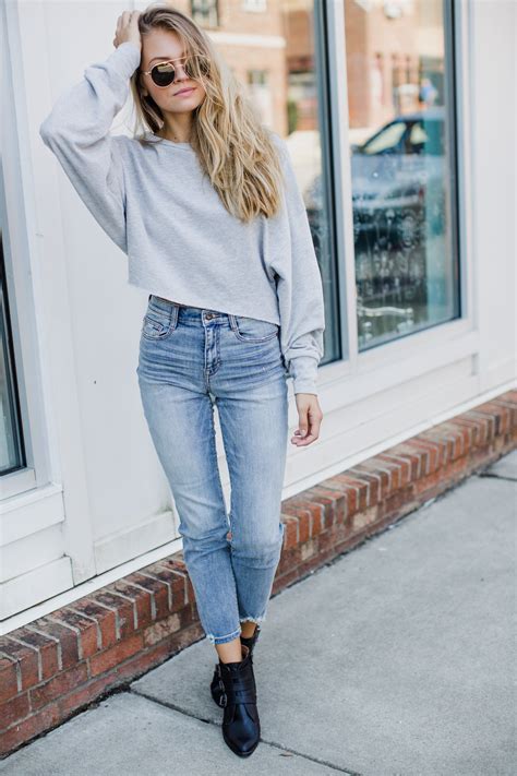 Https://techalive.net/outfit/outfit Ideas With Mom Jeans