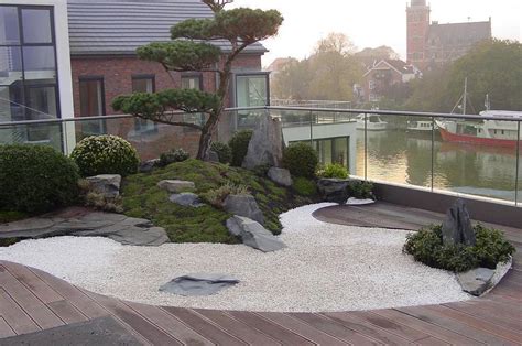 Zengarten Auf Dachterrasse Asiatischer Garten Von Japan Garten Kultur