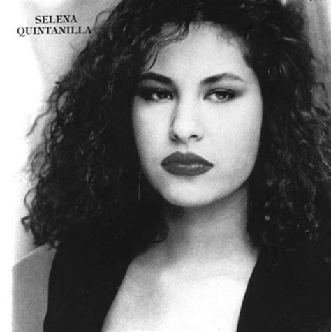 The Curls Really Went Well With Her Edgy Style Selena Quintanilla