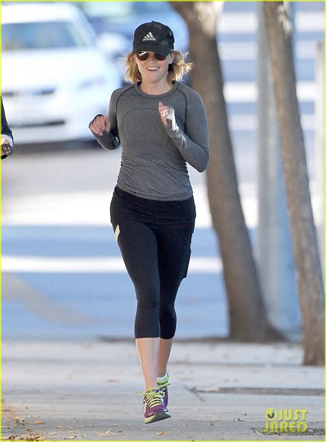 Reese Witherspoon Morning Jog After Paris Vacation Photo 3009926