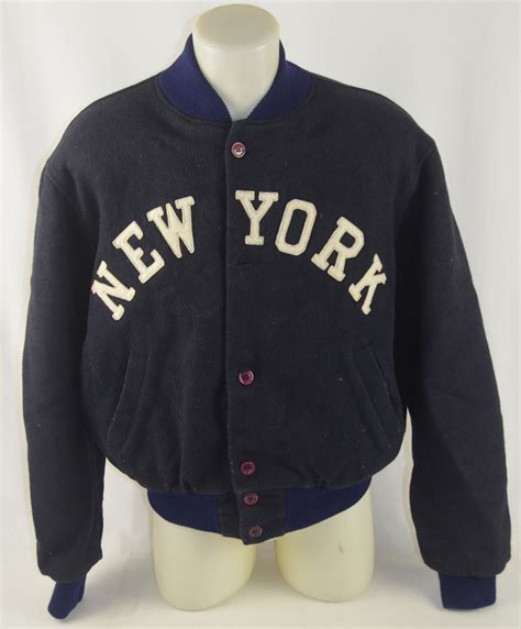 This is a very nice majestic youth xl yankees jacket. Lot Detail - Vintage 1960's New York Yankees Baseball Jacket