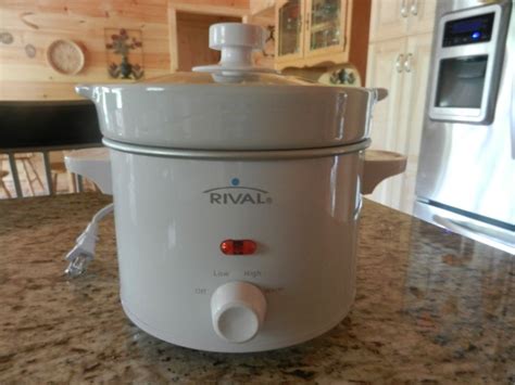 The instant pot, on the other hand, is an electric pressure cooker, which means it cooks foods faster by controlling the pressure instant pot has a wider range of cook settings. Crockpot Settings Meaning / Crock-Pot CSC026 DuraCeramic Saute 5L Slow Cooker Review ... / The ...