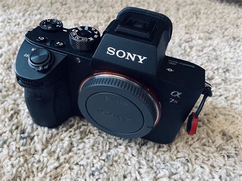 sold-sony-a7riii-with-box-and-accessories-shutter-count-1300-fm-forums