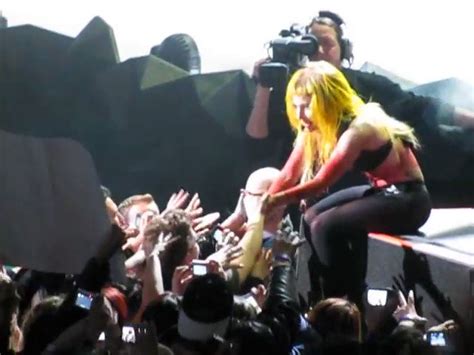 🌷 On Twitter Lady Gaga Crowd Surfing 2011