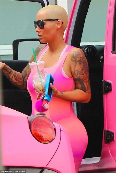 Amber Rose Hits The Gym After Twitter Battle With Ex Kanye West Daily Mail Online