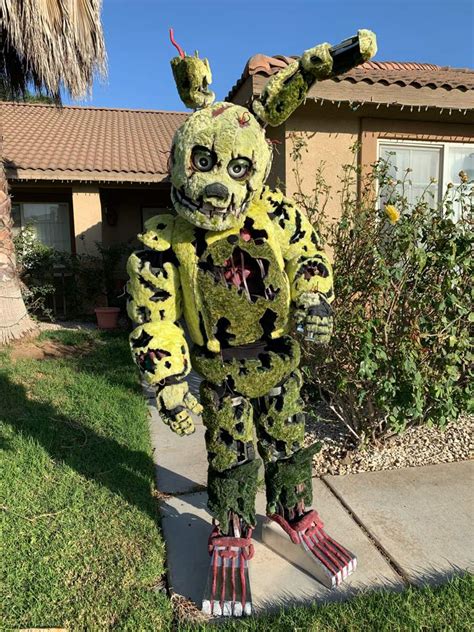 Springtrap Cosplay Ready For Halloween Five Nights At Freddys Amino