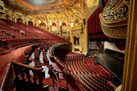 Chicago Theater Attend A Play Theatre Interior Chicago Architecture