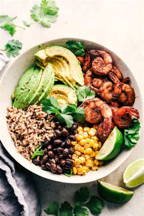 This vegetarian burrito bowl with queso the perfect super quick dinner idea. 8 New Burrito Bowls You Have to Try - 31 Daily