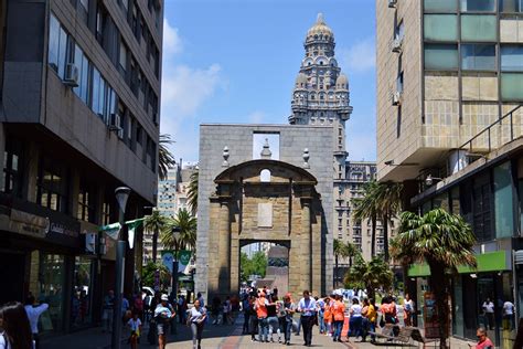 Um Passeio Pela Ciudad Vieja O Centro Histórico De Montevidéu