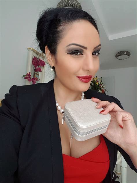 I am lady ezada sinn, a sophisticated lifestyle domina and female supremacist. Ezada Sinn on Twitter: "Thanks for the gift, b. Indeed, it ...