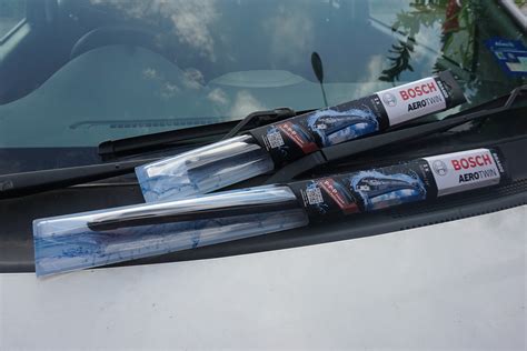 Jom jimat tukar tayar kereta di mytayar.com. BERBALOI KE GUNA PENGELAP CERMIN KERETA BOSCH AEROTWIN ...