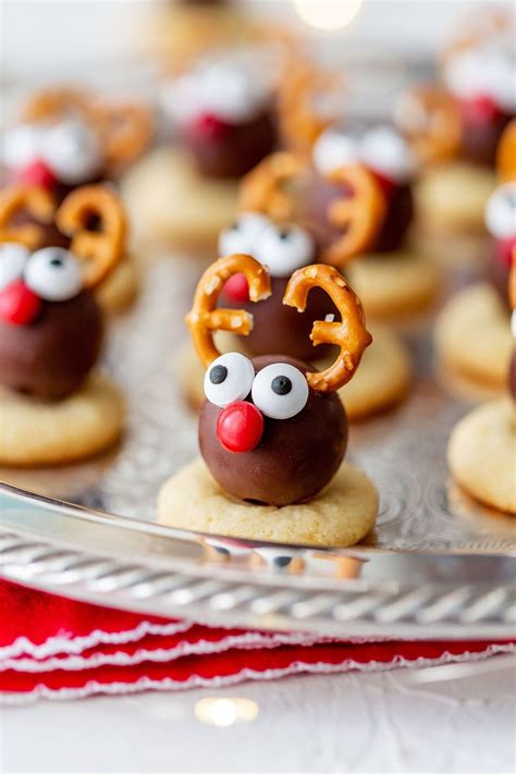 Struggling to get the kids in your family to eat veggies? Reindeer Truffle Christmas Cookies | Pizzazzerie | Delicious christmas recipes, Delicious ...