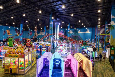 Texas Largest Indoor Water Park Attracts Ellens Attention