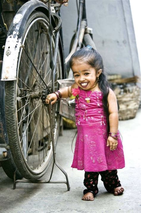 Tiny Teenager From India Is Smallest Girl In The World Daily Mail Online