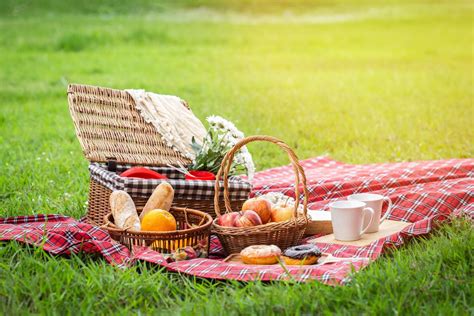 10 British Picnic Recipes For Outdoor Great British Food Awards