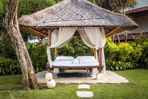 Balinese Relaxation Hut Interlace Network