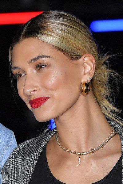 Hailey Baldwin Photos Model Hailey Baldwin Earring And Necklace Detail Attends The Photocall