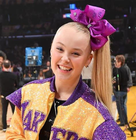 We Never Stopped To Think About What Jojo Siwas Hair Actually Looks Like But Wow Jojo Siwa