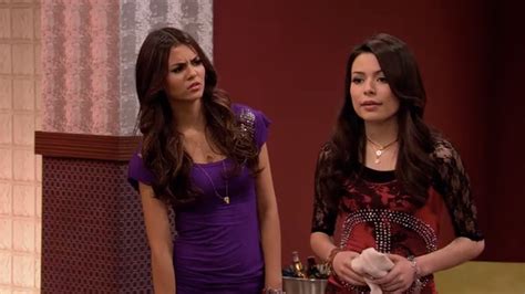 Watch Icarly Season 3 Episode 10 Iparty With Victorious Full Show On