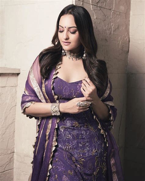 Like It 👍 Or Love It 😘 Sonakshi Sinha Looks Super Gorgeous Bollywood Fashion Celebrity Style