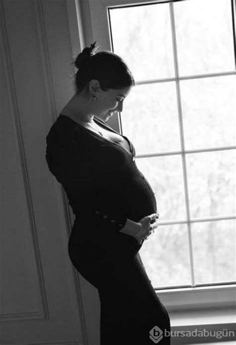 Hazal Kaya dan hamilelik pozları Foto Galerisi Bursadabugun com