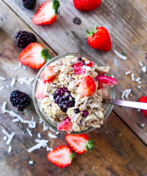 Use vanilla yogurt or add 1/8 tsp pure vanilla extract. Coconut Berry Overnight Oats | Low calorie overnight oats, Toneitup recipes, Healthy breakfast ...