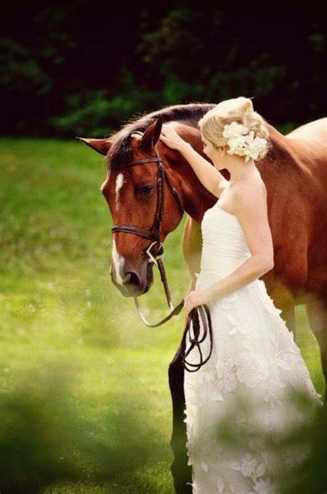 Mariée Et Cheval Horse Wedding Equestrian Wedding Wedding Pictures