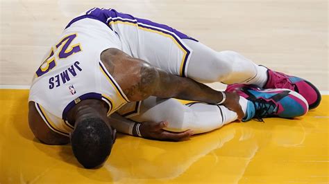 NBA Injury Report Los Angeles Lakers Star LeBron James Suffers High Ankle Injury