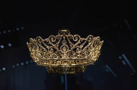 Delhi Durbar Tiara This Intricate Tiara Was Made In 1911 F Flickr