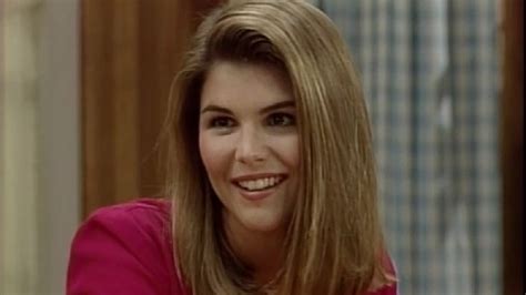 Twitter Roasts Full Houses “aunt Becky” Over Lori Loughlins Alleged