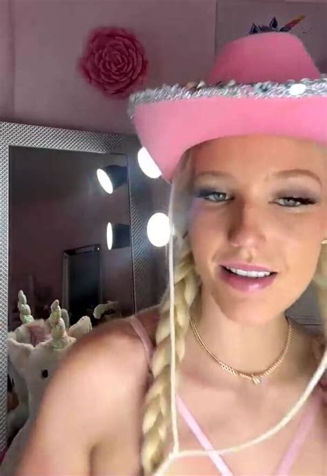Linsey Donovan Cow Girl Fuck Me Livestream Video Leaked Leaked Nude