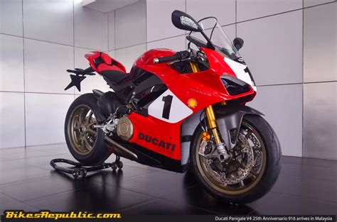 History Of The Ducati 916 Celebrating 25 Years Of The Icon