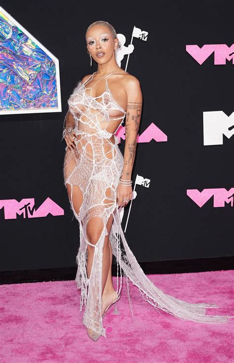Doja Cat Covers Her Curves In A Spider Web At The 2023 MTV Video Music