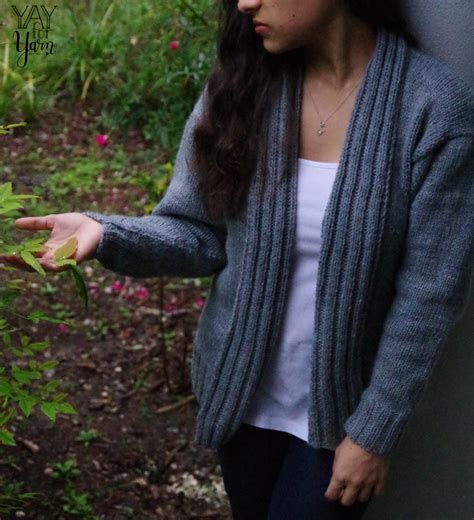 This garter stitch gem is so simple and yet so beautiful. Simple Slouchy Sweater - FREE Knitting Pattern & Video ...