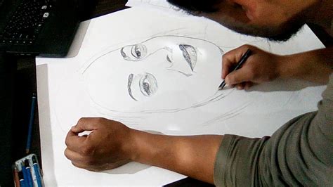 رسم بورتريه الفنانة وسيلة صابحي للرسام مولاي علي اطويف بمناسبة مهرجان وادنون السينمائي Youtube
