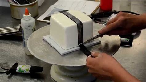 Best tasting, easiest to work with cake for fondant cakes. How to decorate a square cake into gift box - Christmas ...