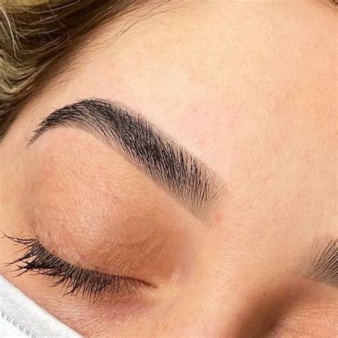 Everything You Need To Know About Eyebrow Tinting 2022