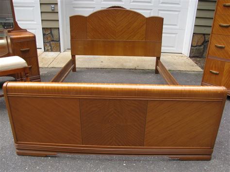 At the start of the 20th century, many american homes contained natural wood and functional bedroom decor with simple lines and sparse varnishes as. 1940s Art Deco Bedroom Furniture Art deco waterfall ...