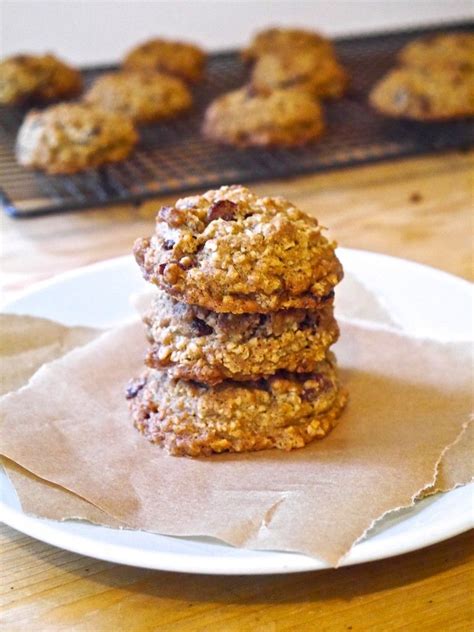 Hershey's oatmeal cinnamon chip cookies (1 serving = 1 cookie 24g) this is a slightly modified version of the recipe on the back of a bag of hershey cinnamon chips. Chewy Oatmeal Raisin Cookies | Oatmeal raisin cookies ...