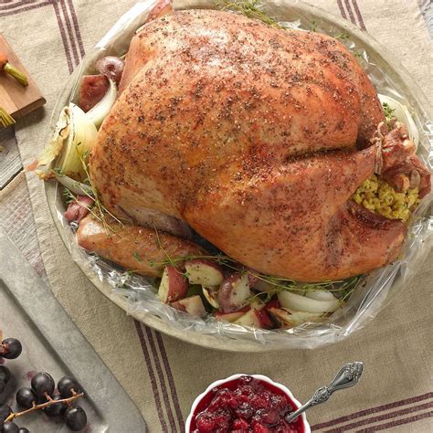 How to Cook a Turkey Using an Oven Bag | Reynolds Brands | Recipe 