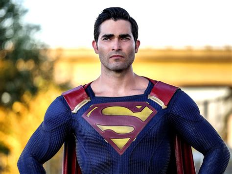 How superman and lois lane figure into the storyline has been kept vague, which is why the the photo of black suit superman blows the door. The Superman Super Site - August 7, 2017: Tyler Hoechlin ...