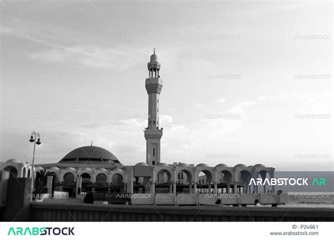 صورة لمسجد الرحمة في مدينة جدة ، المسجد العائم على ساحل البحر الاحمر في