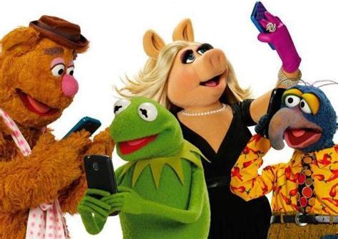 Kermit Gets Nude Fozzie Gets Waxed In New Posters For Abc S The Muppets
