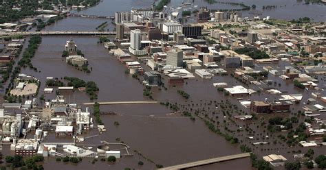 8 years after flood, Cedar Rapids lacks new levees