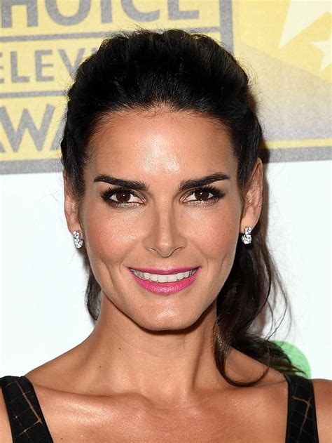Beverly Hills Ca June 19 Actress Angie Harmon Poses In The Press